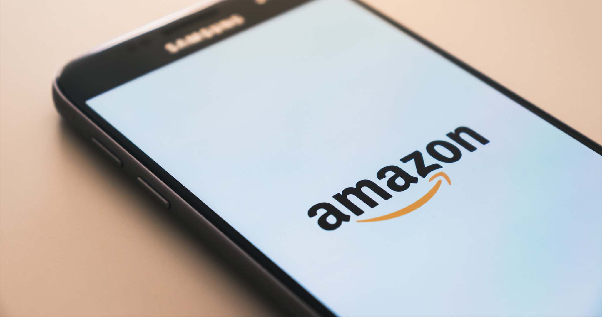 "Amazon" écrit sur un téléphone